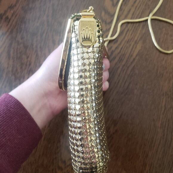 Vintage La Regale Hong Kong Glamorous Gold Metal Mesh Crossbody Bag Purse - Picture 2 of 8